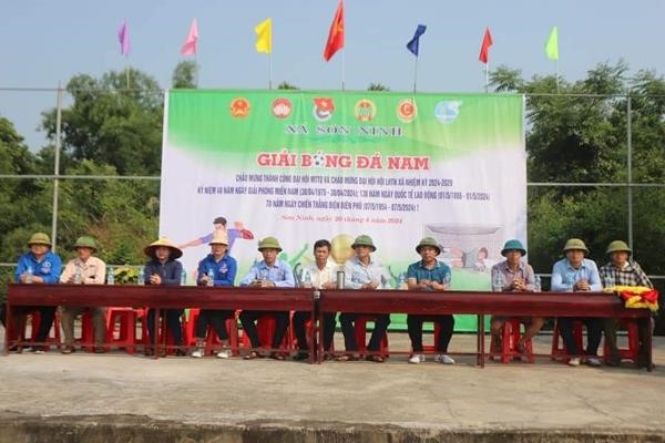 Sơn Ninh khai mạc giải bóng đá Nam năm 2024